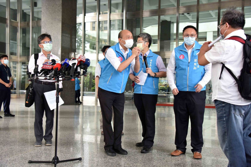 韓國瑜日前接見民間防疫聯盟   圖:高雄市政府提供