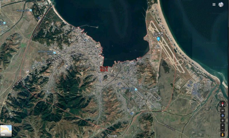 美國衛星也拍到金正恩專列出現在元山車站，外媒懷疑有可能是用來載運金正恩、甚至是他的遺體，不過在北韓官媒三緘其口的情形下，仍然無法獲得證實。   圖 : 翻攝自google衛星地圖