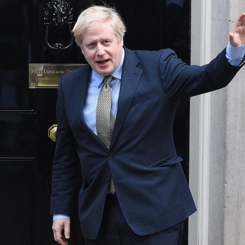 國首相鮑里斯·強生（Boris Johnson）正在考慮是否召集士兵向加油站運送燃料，因為在幾天的恐慌性搶購後油泵已乾涸。   圖：翻攝自強生臉書（資料照）