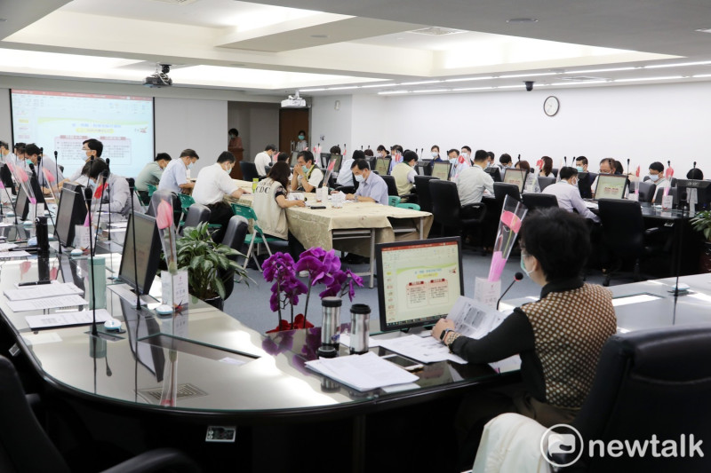 台南市政府召開COVID-19(武漢肺炎）一級指揮中心第十次會議。   圖：台南市政府/提供
