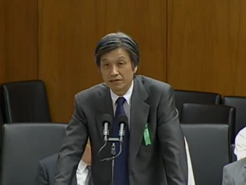 東京大學名譽教授兒玉龍彥把安倍防疫打零分，他2011年為了福島核災在國會作證大罵政府、東電及國會，轟動國際。 圖：翻攝自國會質詢錄影YouTube