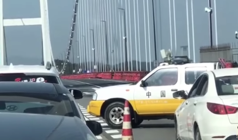 廣東虎門大橋出現異常抖動，當地5日馬上封橋。   圖：翻攝自網絡