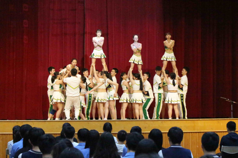 竹林中學母親節活動，職業群科的啦啦隊表演。   圖：竹林中學提供