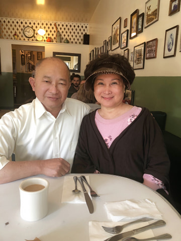 導演吳宇森(左)陪伴太太在洛杉磯休養。   圖：倪有純/提供