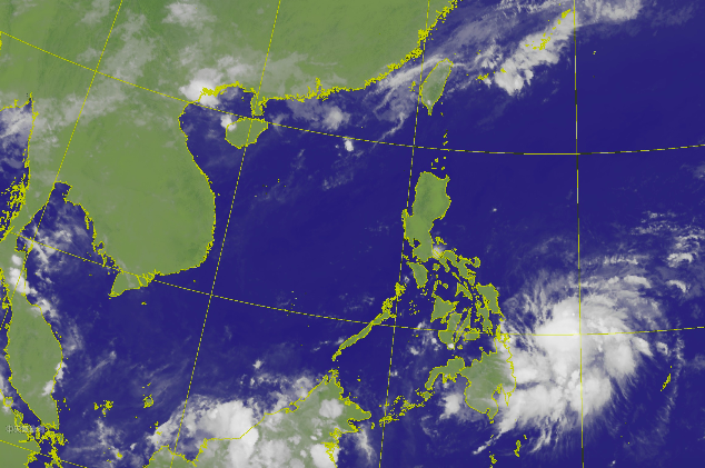 中央氣象局今（12）日表示，菲律賓東南方海面（即台灣南南東方約1740公里海面上）的熱帶性低氣壓，最快可能在今天形成今年西北太平洋第一個颱風   圖：翻攝自中央氣象局官網