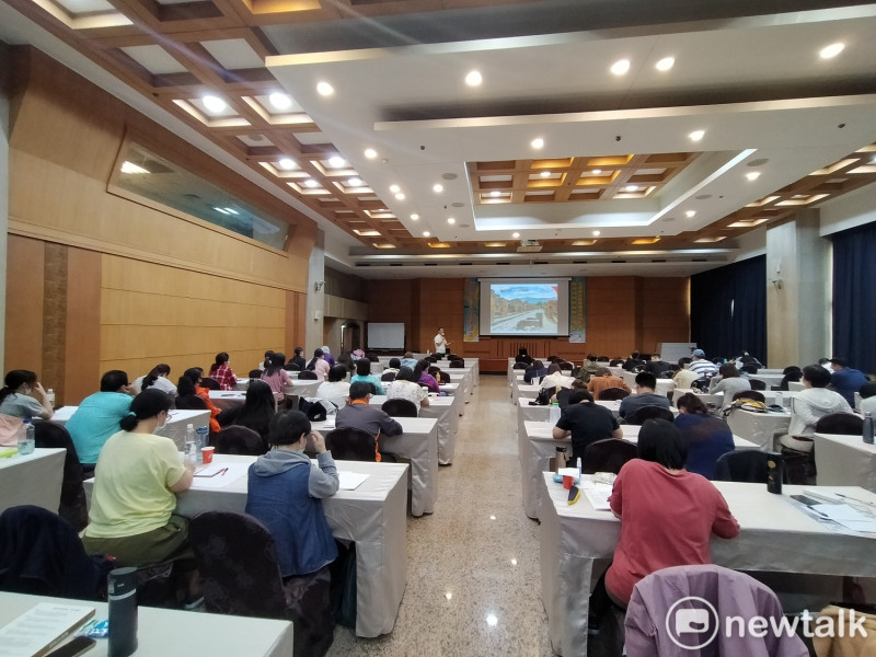 台中市旅館商業同業公會的培訓課程已經有一千多人參加。   唐復年/攝