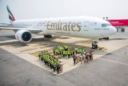 美國媒體報導，2019冠狀病毒疾病（COVID-19）疫情蔓延，重創全球航空運輸，阿聯酋集團（Emirates Group）計畫裁員3萬人，以求降低成本。   圖 : 翻攝自emirates.com
