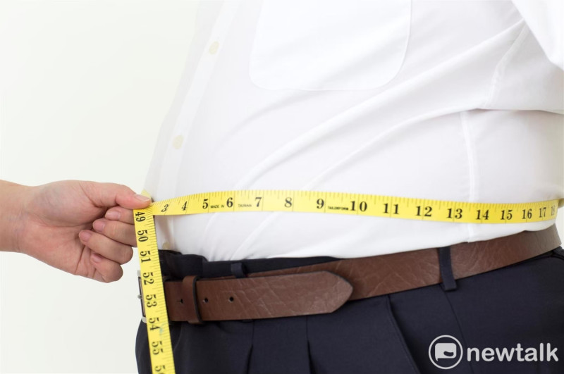 世界衛生組織指出「肥胖是一種慢性疾病」，比起健康體重者，肥胖者發生糖尿病、代謝症候群及血脂異常的風險超過3倍   圖：新頭殼資料照片