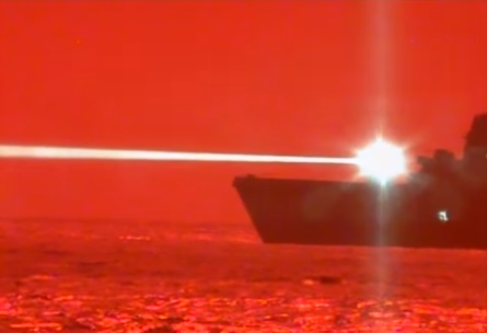 美國海軍新型高能雷射武器成功摧毀一架無人機。   圖/翻攝自USPacificFleet影片