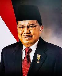 印尼前副總統尤素夫．卡拉批評，印尼政府錯失防堵武漢肺炎疫情的黃金時間，也未能果斷、嚴格執行防疫措施。   圖 : 翻攝自維基百科