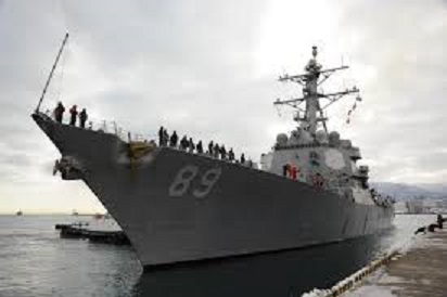 美國海軍今天再度挑戰中國在南海的主權聲索，將勃克級（Arleigh Burke）導向飛彈驅逐艦馬斯廷號（USS Mustin DDG-89）駛向西沙群島（Paracel Islands）附近水域。   圖 : 翻攝自臉書