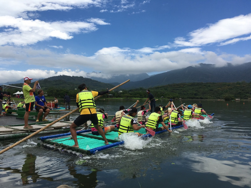 池上鄉竹筏季在6/6辦理，龍舟競賽是每年必看重點。   圖：翻攝自台東縣池上鄉公所臉書(資料照)