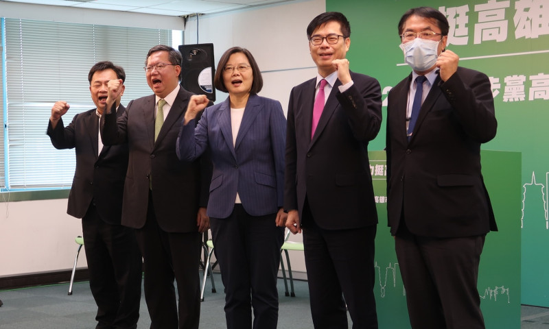民進黨17日舉行高雄市長補選徵召記者會。   圖：林朝億/攝
