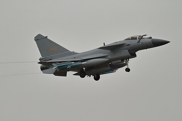 國防部表示，再偵獲殲10等型機，進入臺灣西南空域。   圖：取自網路