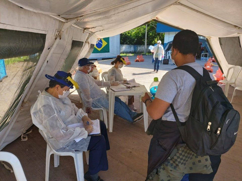 武漢肺炎疫情嚴峻，巴西死亡人數在全球僅次於美國，巴西防範武漢肺炎疫情擴大，已經開始邊境管理，加強篩檢。   圖：翻攝自巴西總統臉書(資料照片)