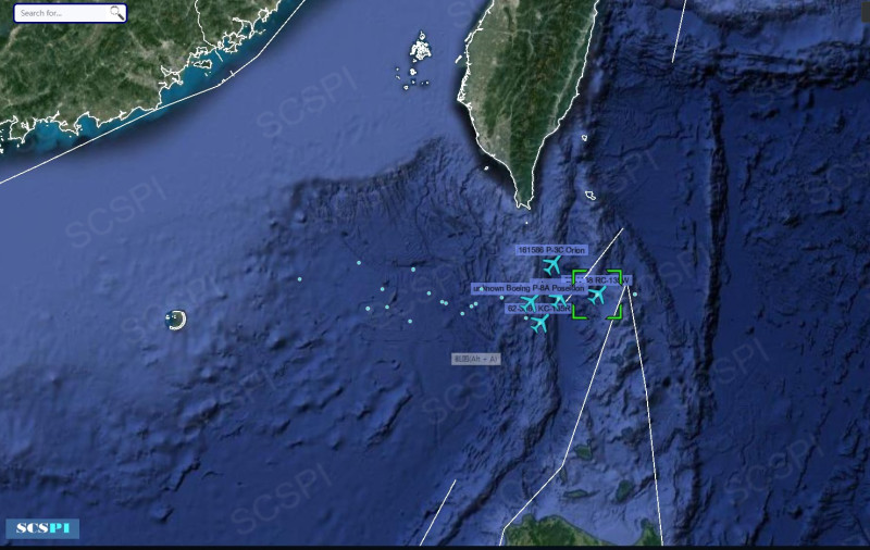 北京大學海洋研究院成立的「南海戰略態勢感知計畫」推特平台（SCS Probing Initiative）24日發布，美軍當天共計有4架偵察機一早就在巴士海峽一帶活動至到下午，其中包括一架P-3C反潛機。   圖：翻攝自SCS Probing Initiative推特