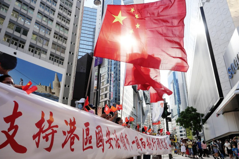 北京當局強行通過在香港實施港版《國安法》，受到親中人士大歡迎。   圖：翻攝自中國駐巴貝多大使推特