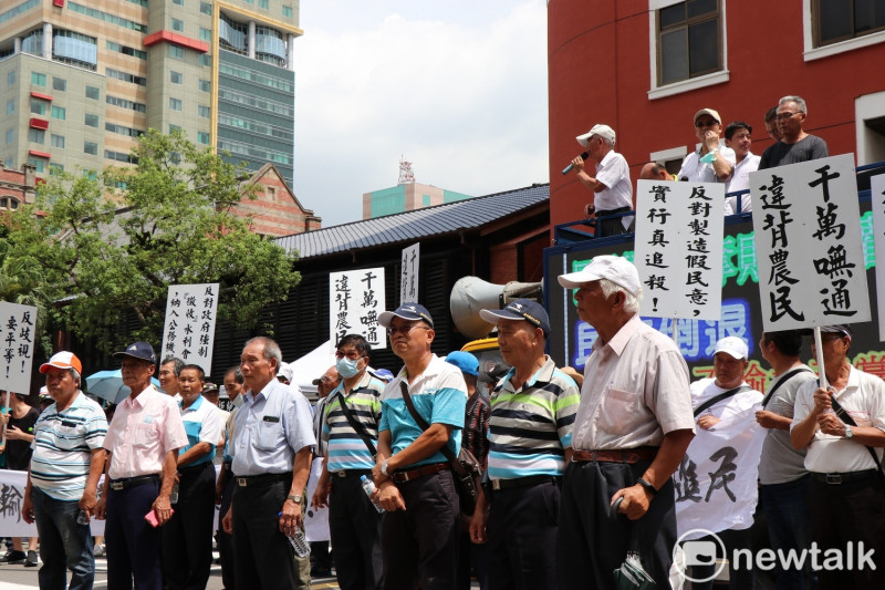 反消滅水利會自救會總會至立法院外抗議。   圖：謝孟華/攝（資料照片）
