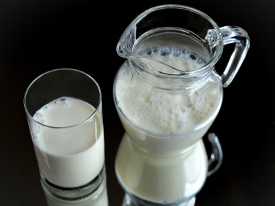 牛奶富含營養，是補充鈣質的天然食品。   圖：取自農委會農業兒童網