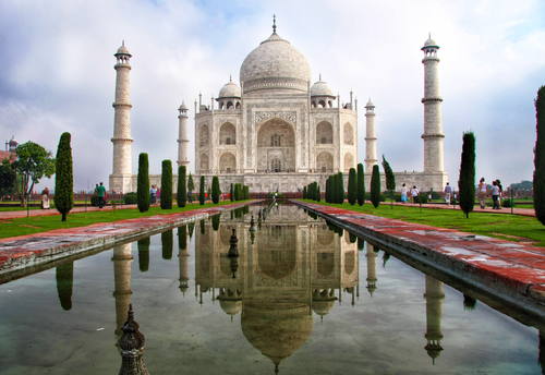 世界七大奇景之一的印度泰姬瑪哈陵。   圖：翻攝自聯合國世界遺產官網/Nikolas Oikonomou