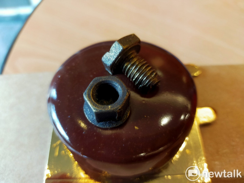 以齒輪組合裝飾為外型的父親節專屬慕斯蛋糕。 唐復年/攝