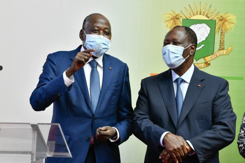 象牙海岸現任總理柯利巴里（左）猝逝前才發推特，盛讚該國總統烏阿塔哈治理國家10年有成，沒想到推文變成遺言。   圖：翻攝自柯利巴里推特