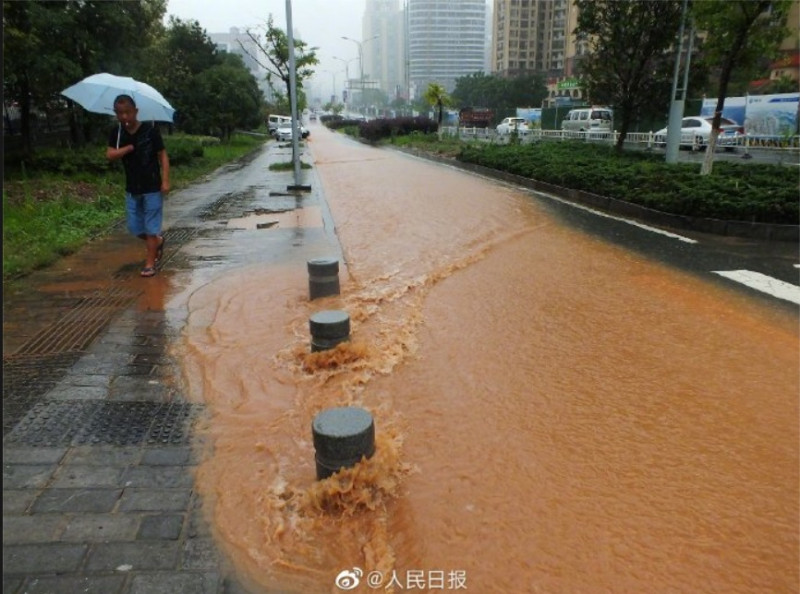 中國這次洪澇災害造成140人死亡失蹤。   圖：翻攝自人民日報