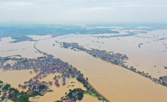 江西省近來洪水災況慘重。   圖：中新社