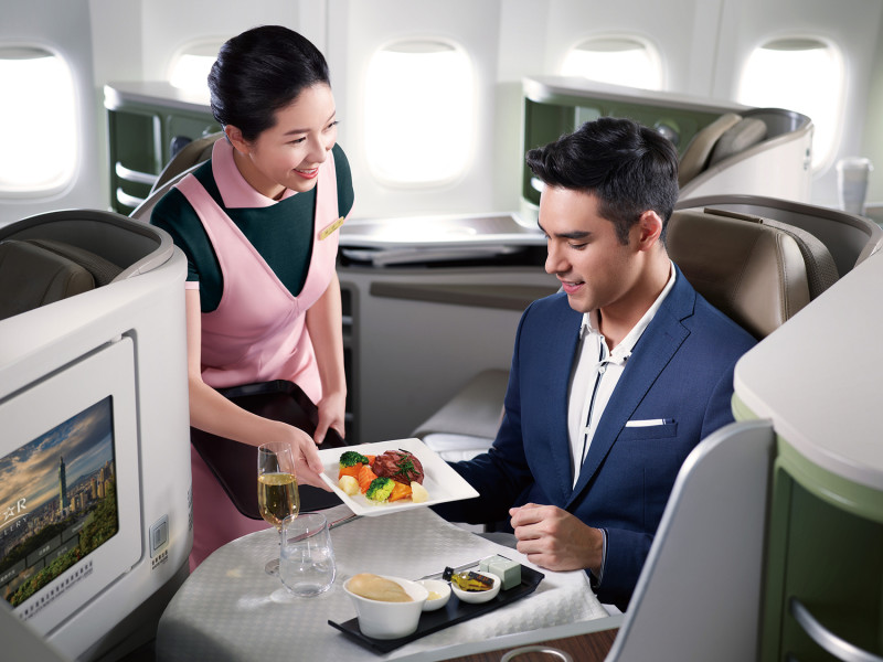 長榮航空獲知名國際旅遊雜誌評選為2020全球最佳國際線航空公司(The World’s Best International Airlines)第4名。   圖：長榮航空／提供