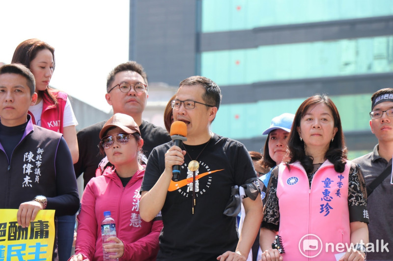 台北市議員羅智強今表示，台灣既然沒有本土病例，國外來台的人士也都要先隔離14天，「請問陳時中，還要民眾戴口罩做啥？」   圖：謝孟華/攝(資料照片)