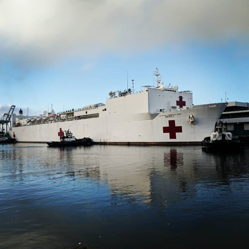美國仁慈號醫療船今年5月曾停靠洛杉磯港，支援武漢肺炎抗疫工作。   圖：翻攝自仁慈號醫療船臉書