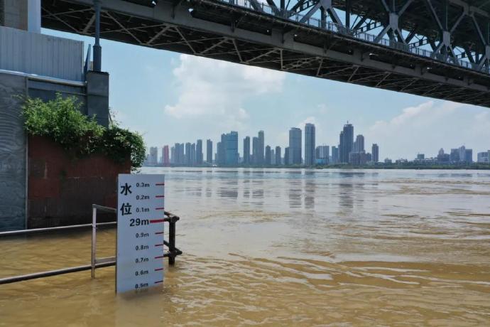 中國長江流域地區未來4天將出現強降雨，水位持續升高。   圖：翻攝自湖北省應急管理廳