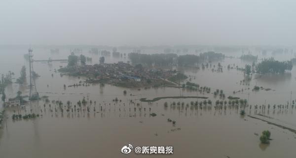 安徽宣布自7月25日12時起，安徽省長江、淮河、巢湖流域相關地區進入緊急防汛期。   圖：取自人民日報臉書