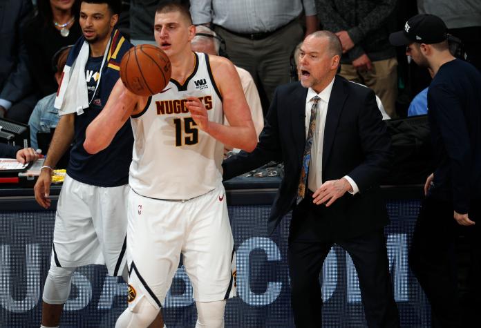 金塊中鋒Nikola Jokic(左)、主帥Michael Malone。   圖／美聯社／達志影像