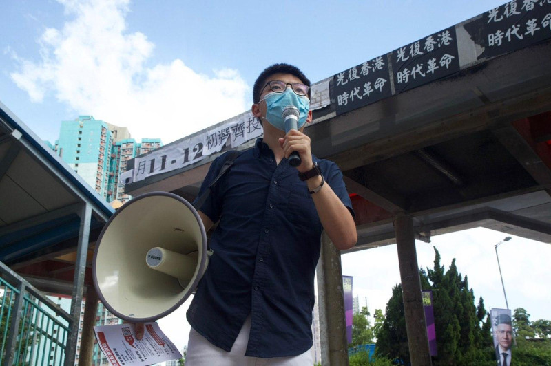 香港學運領袖黃之鋒14歲起就致力推動香港民主，即使受到牢獄之災，也不改其志。   圖：翻攝自黃之鋒臉書