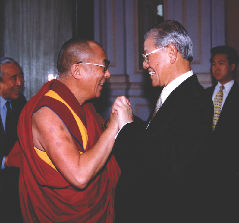 藏人行政中央司政洛桑森格提到，李登輝先生是第一位接待達賴喇嘛尊者的台灣總統。   圖：翻攝自藏人行政中央官網