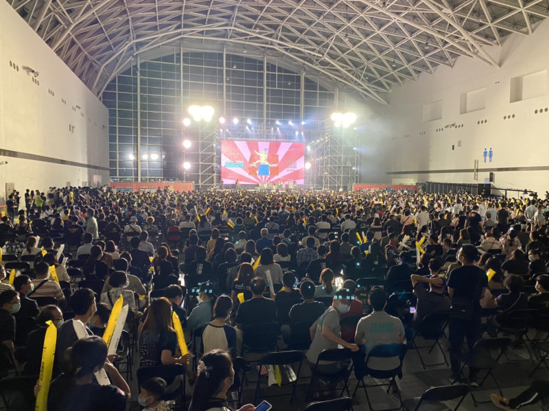 社群之夜三千人嗨翻全場。   圖：陳其邁競辦/提供