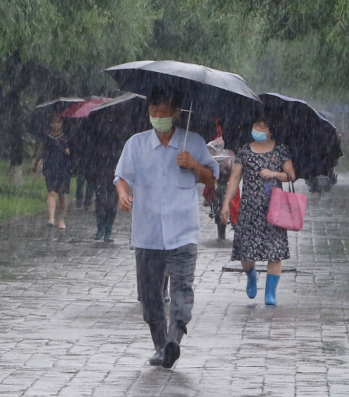 北韓日前遭遇暴雨洪水強襲   圖:AP IMAGES
