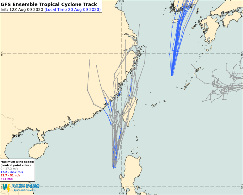 在氣象專家彭啟明公布的各國預測路徑圖的美國模式中，南海熱帶性低氣壓很有可能升級成颱風後侵襲台灣西半部。   圖：翻攝自氣象專家彭啟明臉書專頁