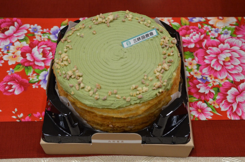 三峽農特產品開發多元產品，碧螺春有機綠茶千層蛋糕即是其一。   圖：新北市農業局提供