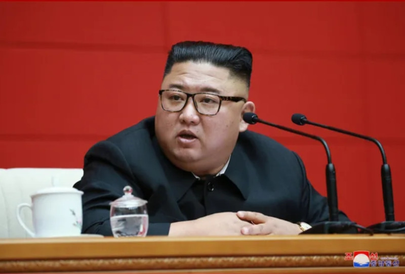 北韓領導人金正恩主持朝鮮勞動黨第七屆中央委員會第十六次政治局會議。   圖：朝中社