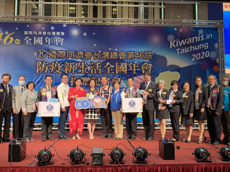 國際同濟會台灣總會捐贈國際友人共15萬片防疫口罩。   國際同濟會台灣總會/提供