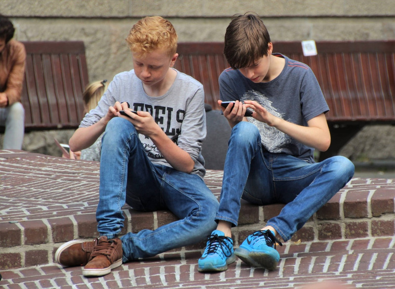對許多青少年來說手機遊戲是抒壓的管道之一   圖：Pixabay