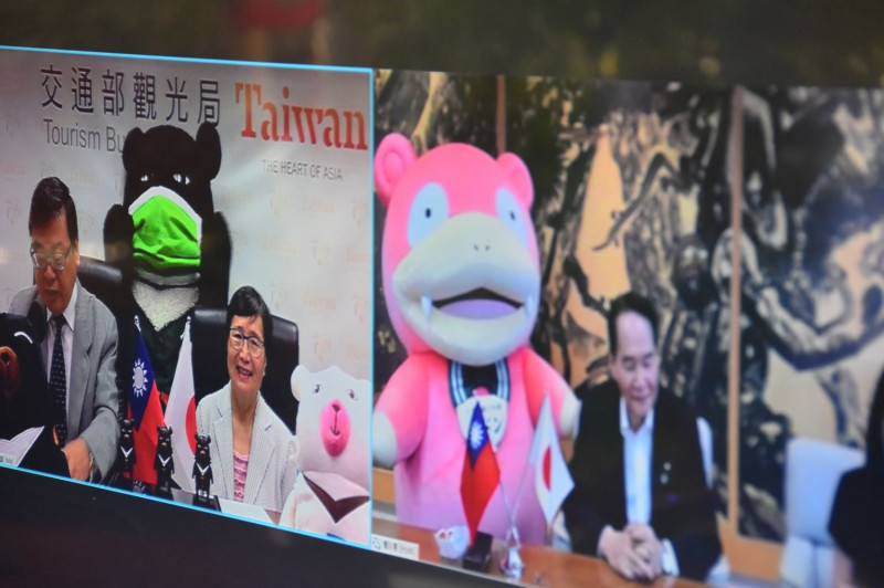 台灣觀光吉祥物喔熊和香川縣觀光大使呆呆也出現在視訊會議中。   圖：觀光局／提供