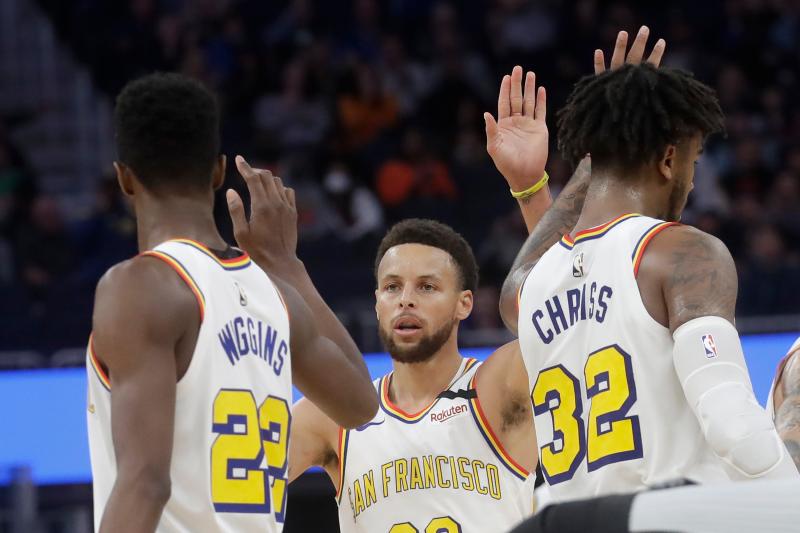 球星Stephen Curry代表勇士隊參加抽籤大會。   圖／美聯社／達志影像