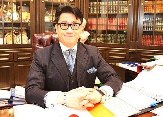 香港執業大律師陸偉雄認為，各國暫停與香港簽訂的移交逃犯協議。是一個「雙輸」的局面。   圖：擷取自網路