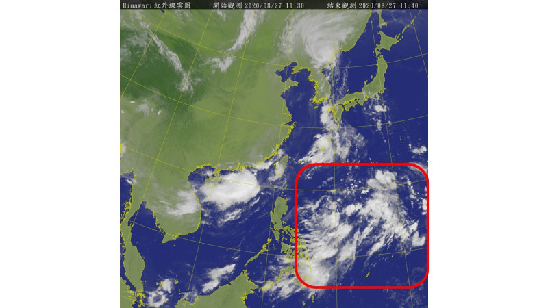 從衛星雲圖上可見，菲東海面上有一塊目前還鬆散的雲系(紅圈處)，它就是正在成形為熱帶性低氣壓的擾動。   圖：中央氣象局/提供