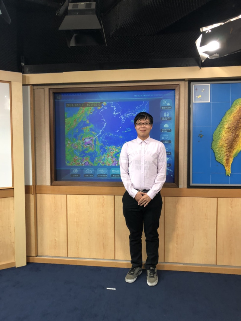氣象預報員劉宇其從國中立志成為一名氣象預報員，原因只是當年自己想放颱風假。   圖：楊瑾錚/攝