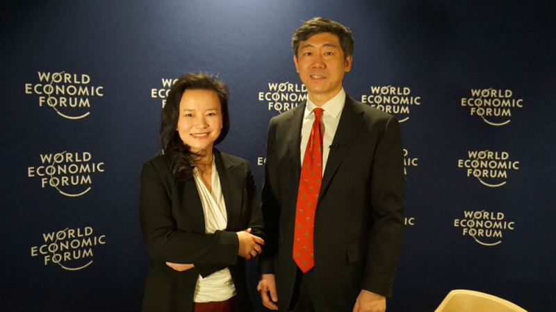 澳籍華裔主播成蕾（左）於去年8月遭中國當局扣留，今由澳洲外交部長證實已遭中國正式逮補。   圖：翻攝自中國環球電視網（資料照）