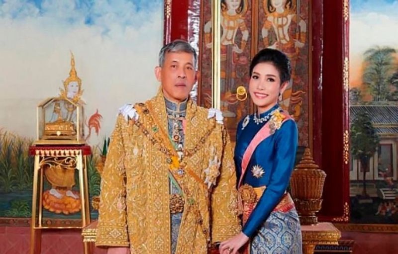 泰王瓦吉拉隆功以及王妃詩妮娜。   圖／翻攝自泰國王室官網（資料照）